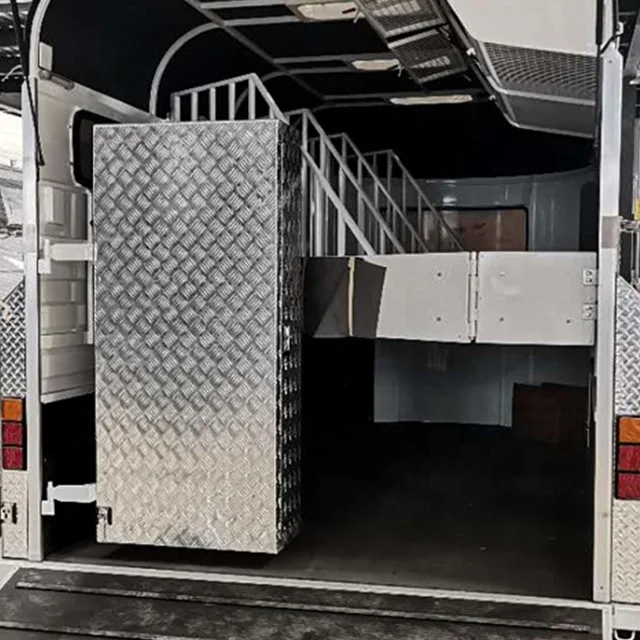 Galvanized livestock 2/3 horse transport trailer