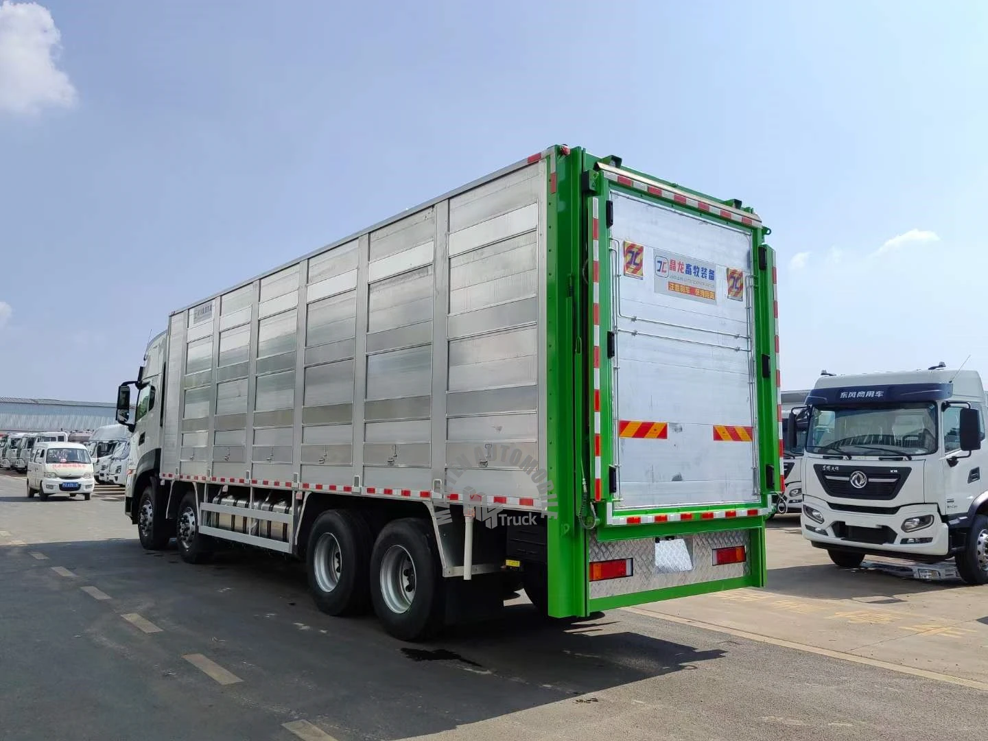 Dongfeng 465 л.с. электрический грузовик для перевозки скота и птицы коров овец куриц доставка