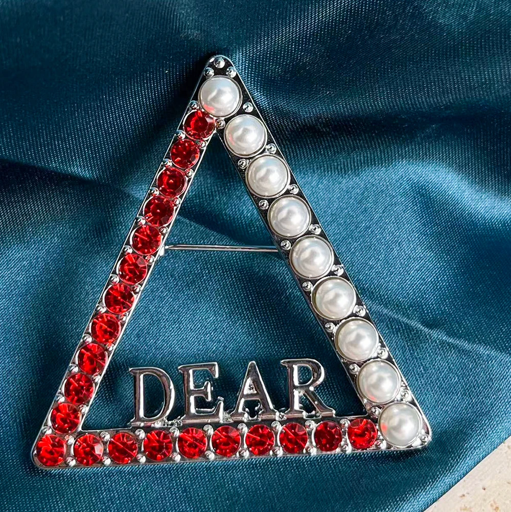 Custom Greek  Sorority Red Diamond Rhinestone Pearl Triangle Shape Sigma Brooches Dst Letter Dear Delta Brooch Pin