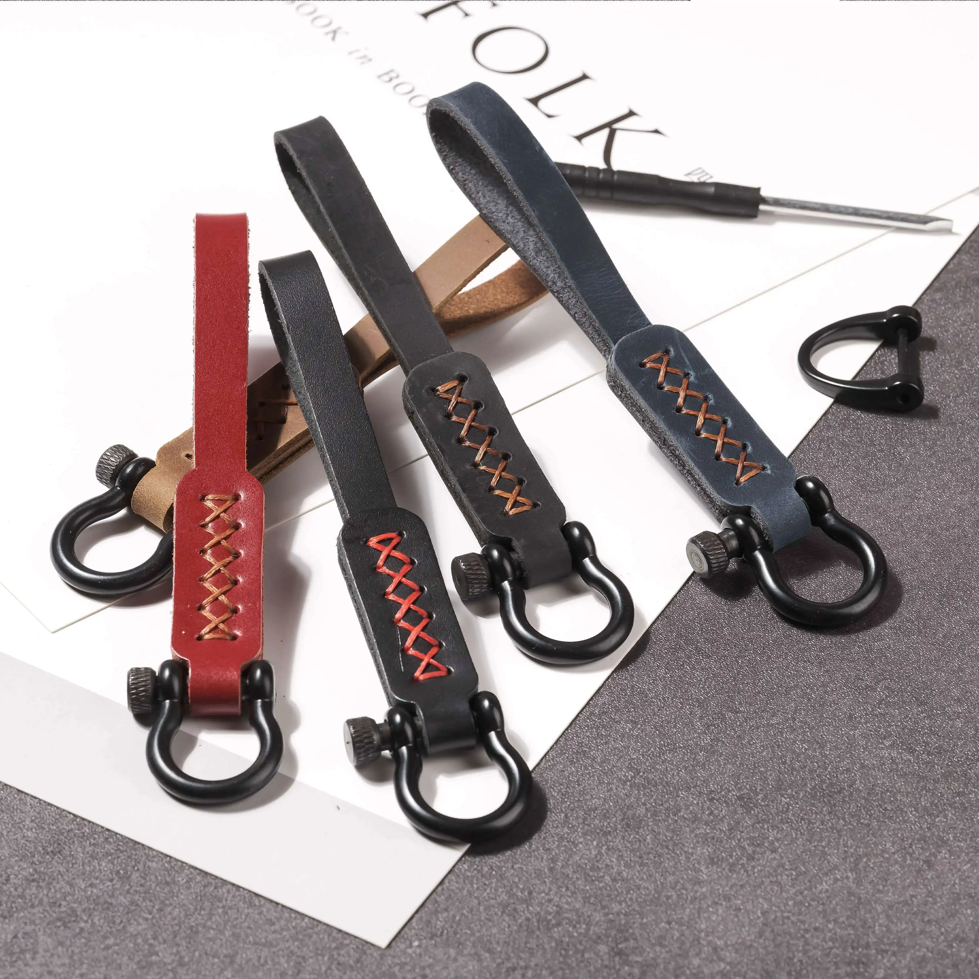 Custom Metal Leather Car Keychain Waist Hanging Key Fob for Business Man