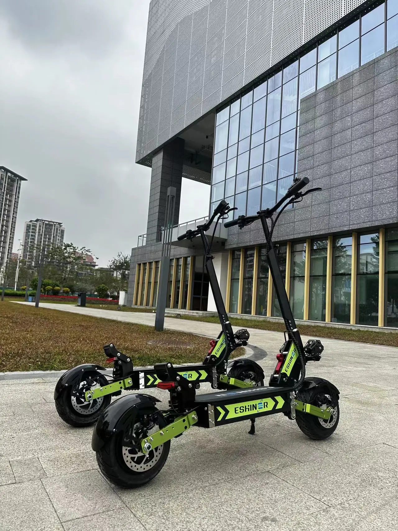 Foldable Portable 60V 6000W E Scooter Dual Motor High Power 11 Inch Fat Tire 70-85Kmh Electric Bike Scooter For Adults With Seat