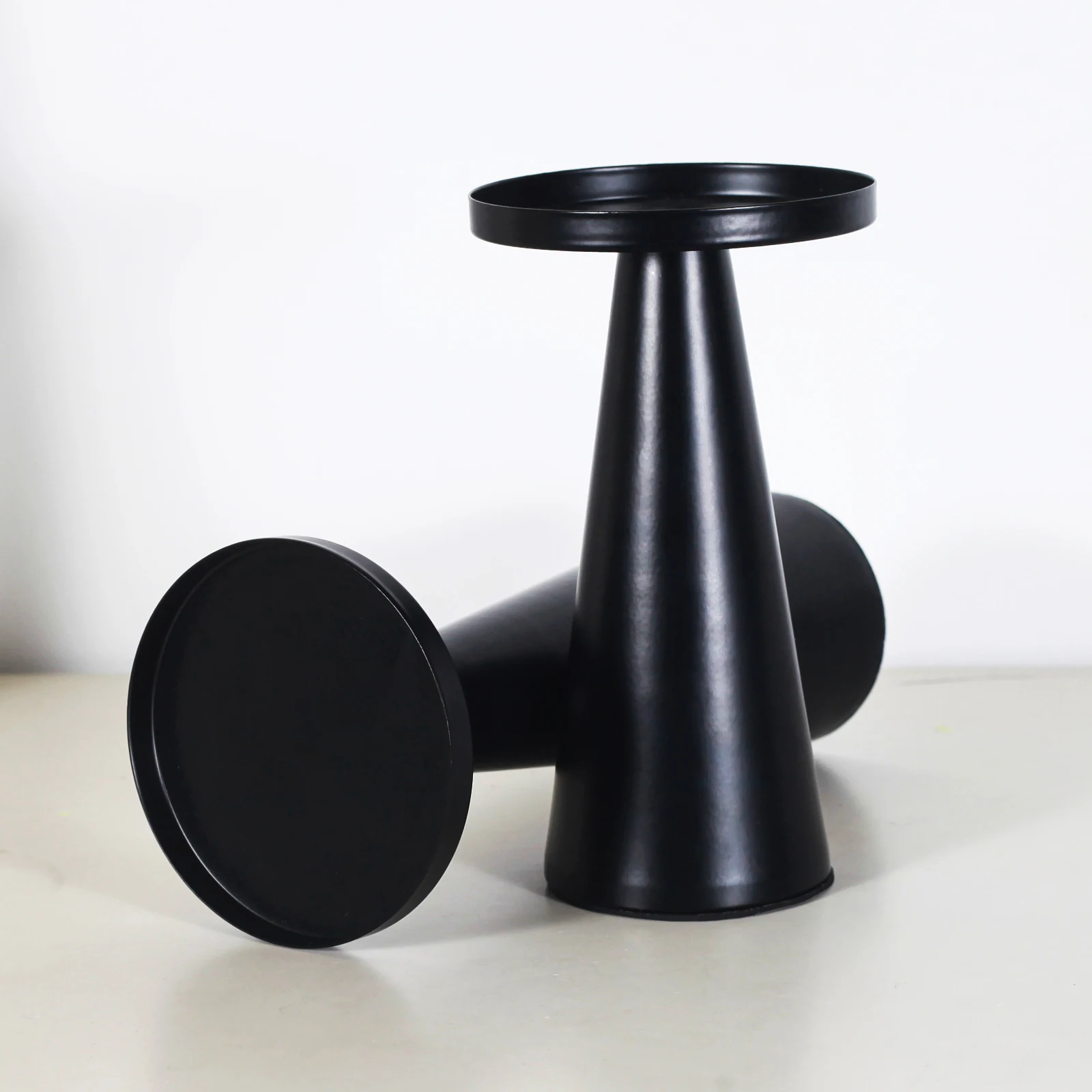 Candle Holders Modern Metal Candlestick Wedding Candle Stand Exquisite Christmas Desktop Party Decor for Home Decor Black Gift