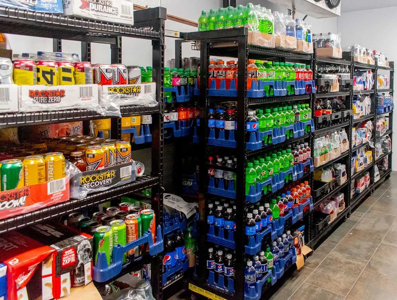 Floor Standing Metal Mobile Display With 5 Shelves and casters