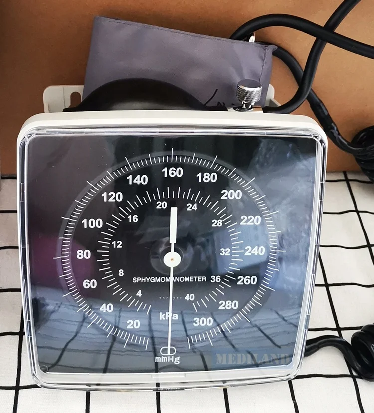 
ML-1050 Hot Sale Wall Mount ENT Products Diagnostic Set with 3.5V coaxial Ophthalmoscope Otoscope thermometer sphygmomanometer 