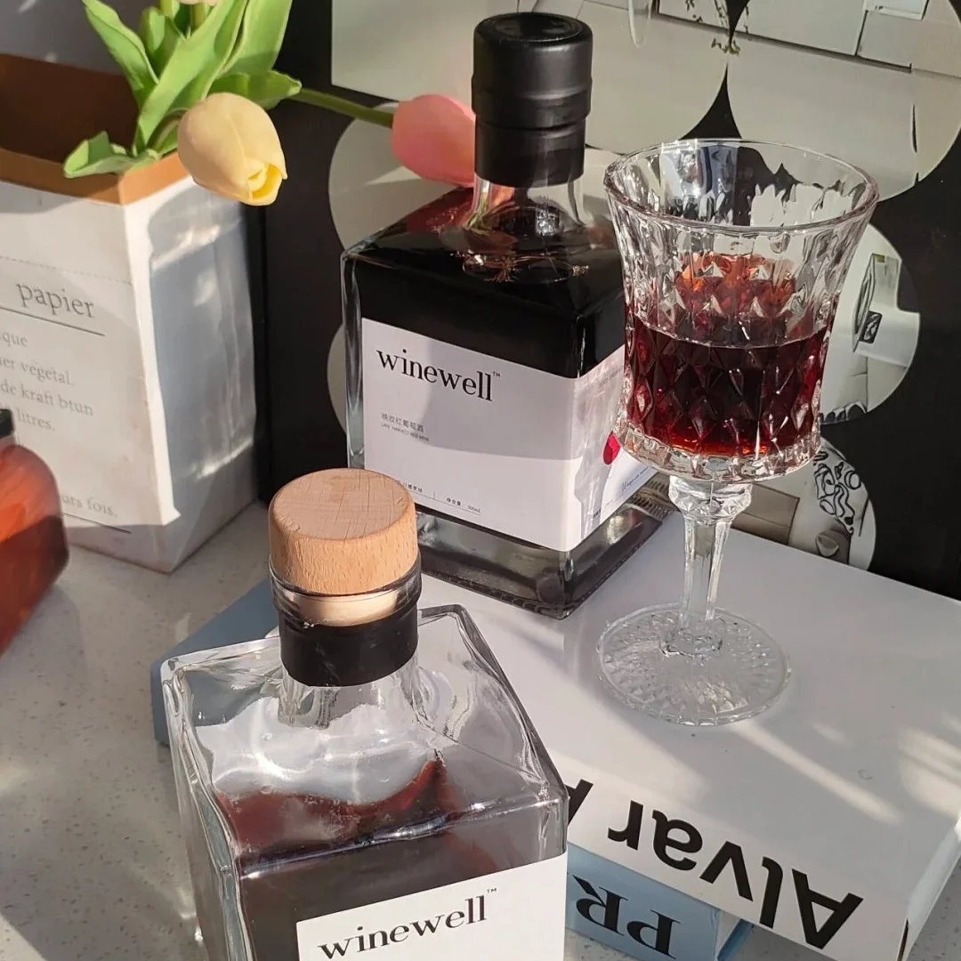 Wholesale square spirit wine liquor bottles 500ml glass bottle for vodka brandy whiskey