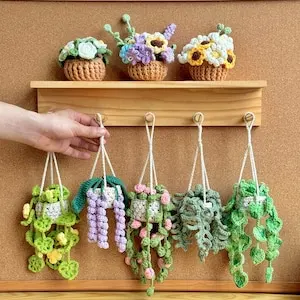 New Crochet Strawberry Artificial  Potted Flower Ornaments for Mirror Decoration Pendant Cute Potted Plants for Rear View Mirror