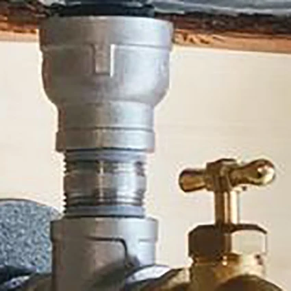 3 Bottle Hanging Industrial Wall Mounted Spirit Drink Dispenser Durable Retro Wrought Iron Bar Wine Pipe Wall Drink Dispenser