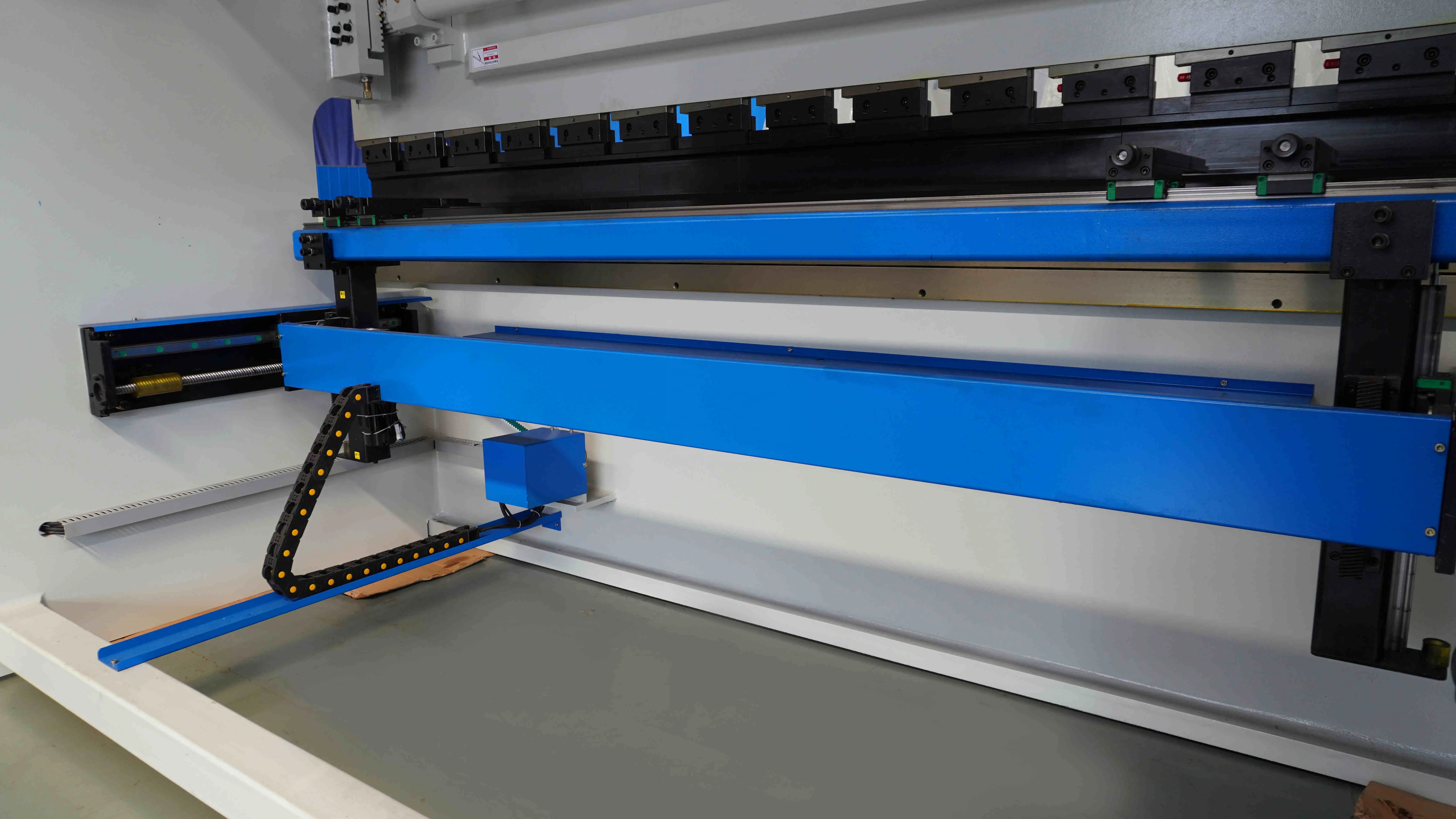 2022 New Arrival Mini NC 100T 3200 Automatic Press Brake Machine For Metal Plate