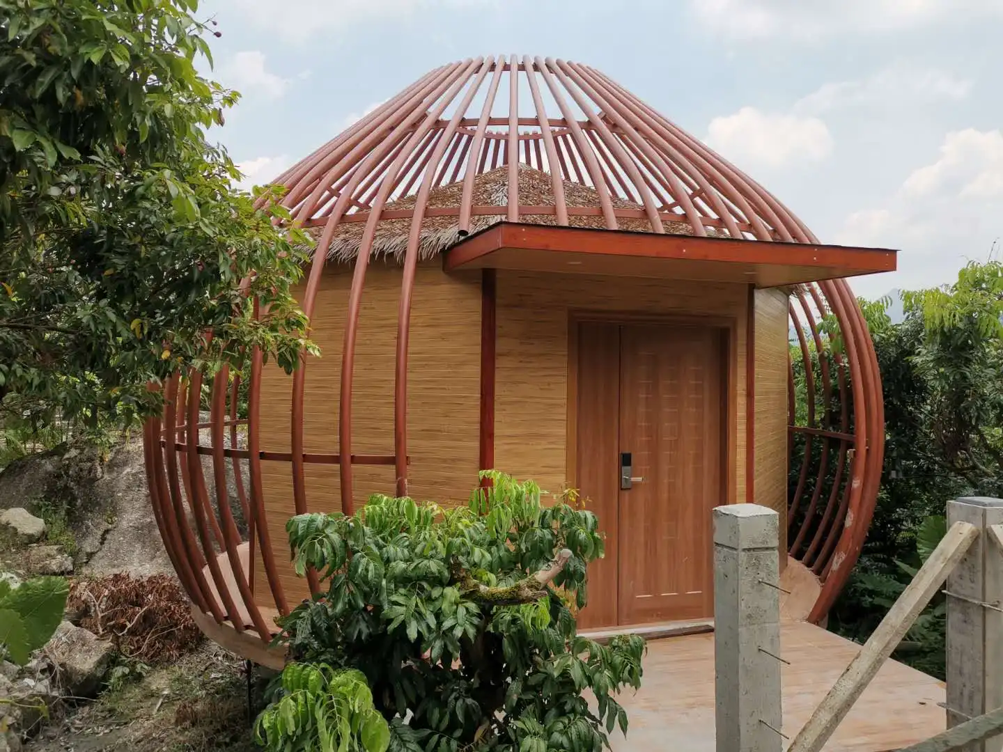 Customized Wooden House Camping Room Dream Tree House Hotel Resort Camping Base Room Scenic Area Resort Wooden House