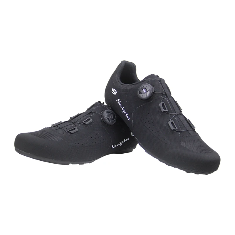 The SV-08, a casual version of the Track Rider Road Unlocking Shoe