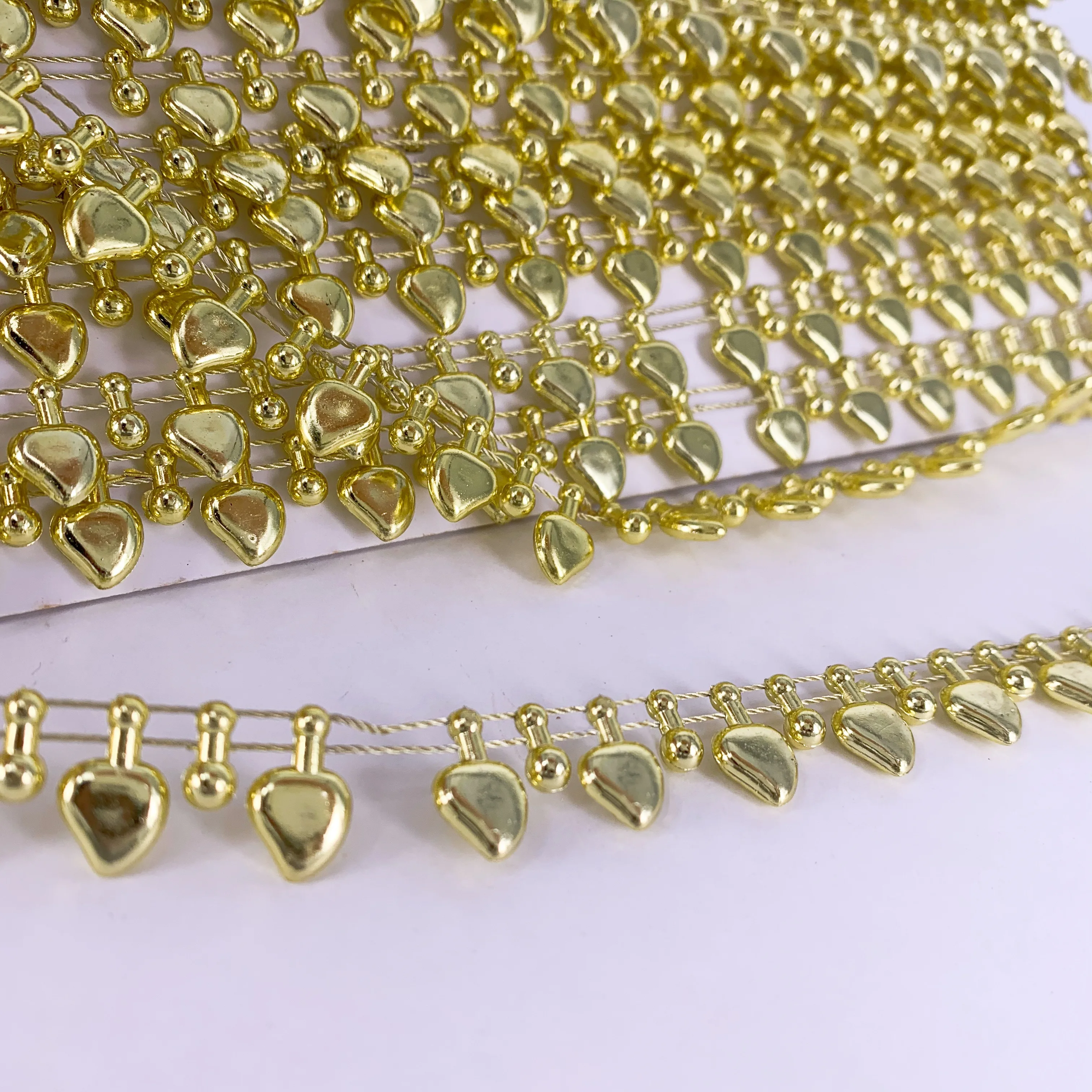 Hot sale Heart Shaped Beads rolls Chain String plastic beads for clothing Wedding Party Decorations