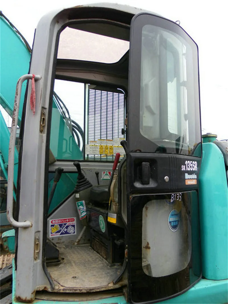 Used hydraulic crawler excavator Kobelco SK135  with cheap price ,second hand Japanese brand SK135 good condition for sale