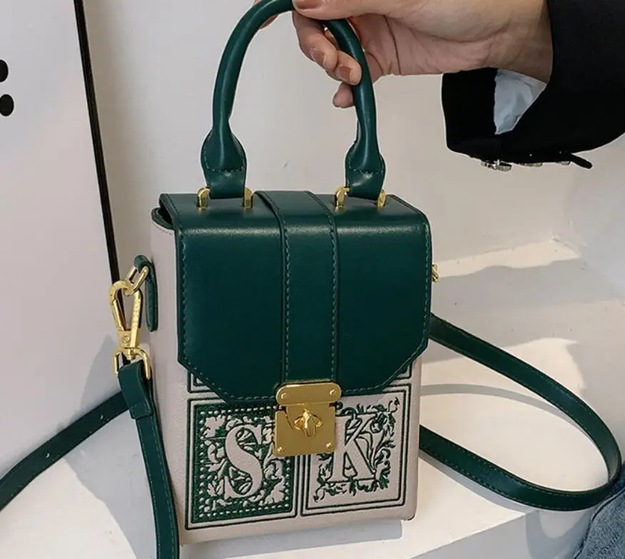 2022 New Style Fashion Women Leather Handbags Rhombus Shoulder Bag Chain Messenger Bag Small Square Bag