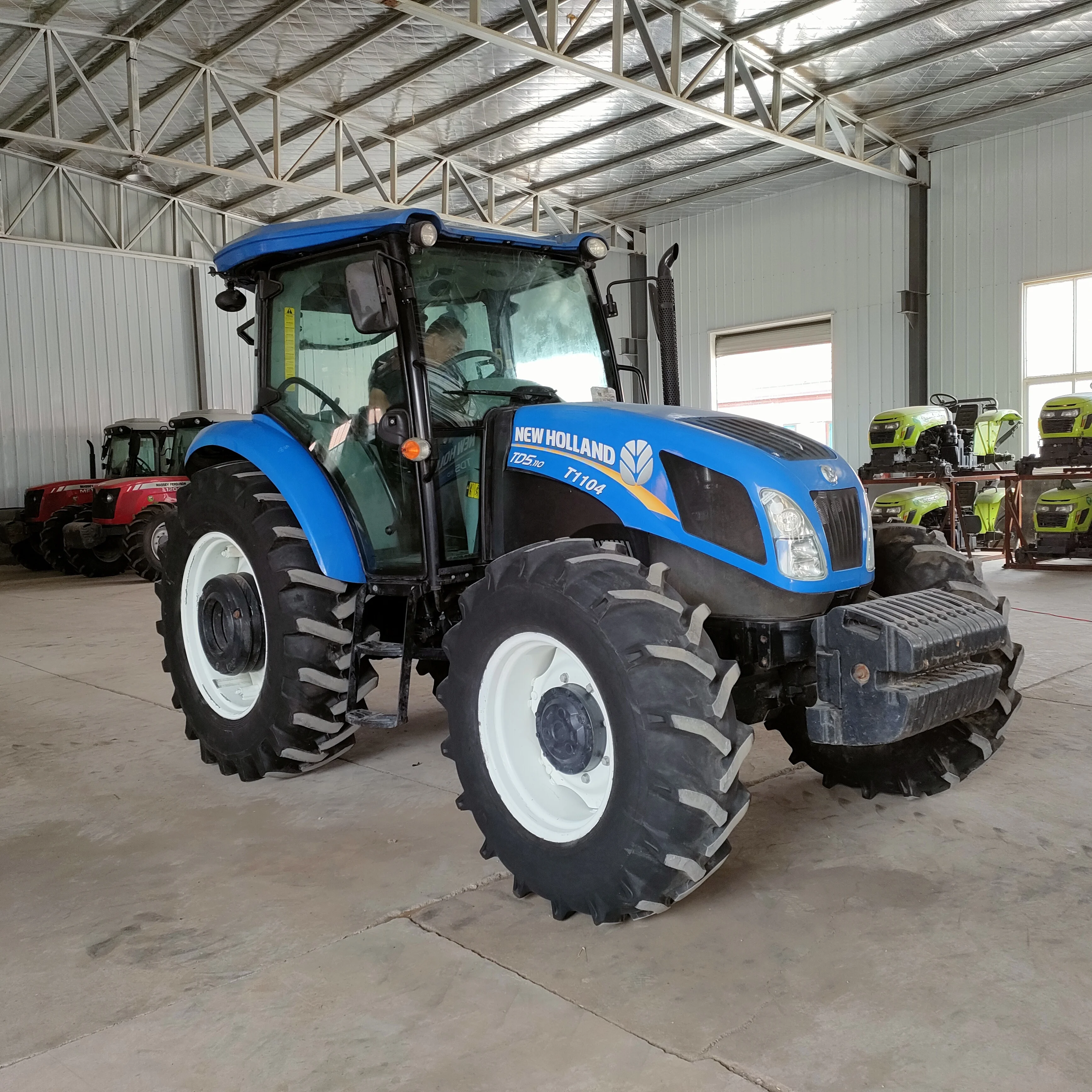 used/second hand & quality farm wheel tractors New Holland T1104 with cabin 4x4wd agricultural machinery cheap