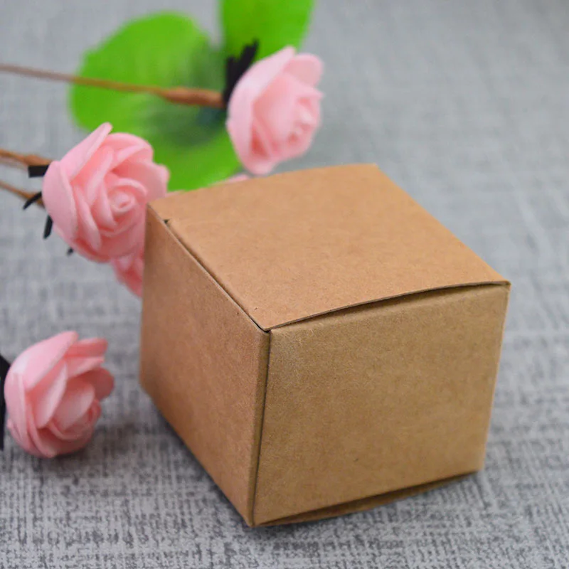 50pcs kraft paper packaging box Black/White/Kraft Paper Square Candy Box Wedding Party Favor Gift Boxes black cardboard boxes
