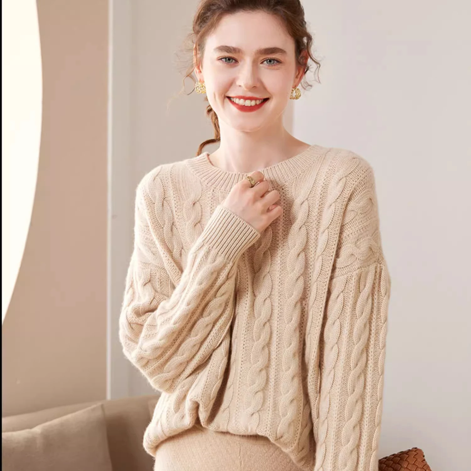 Wholesale Custom 2023 Winter 100% Pure Cashmere Long Sleeve Cable Knit Sweater for Woman