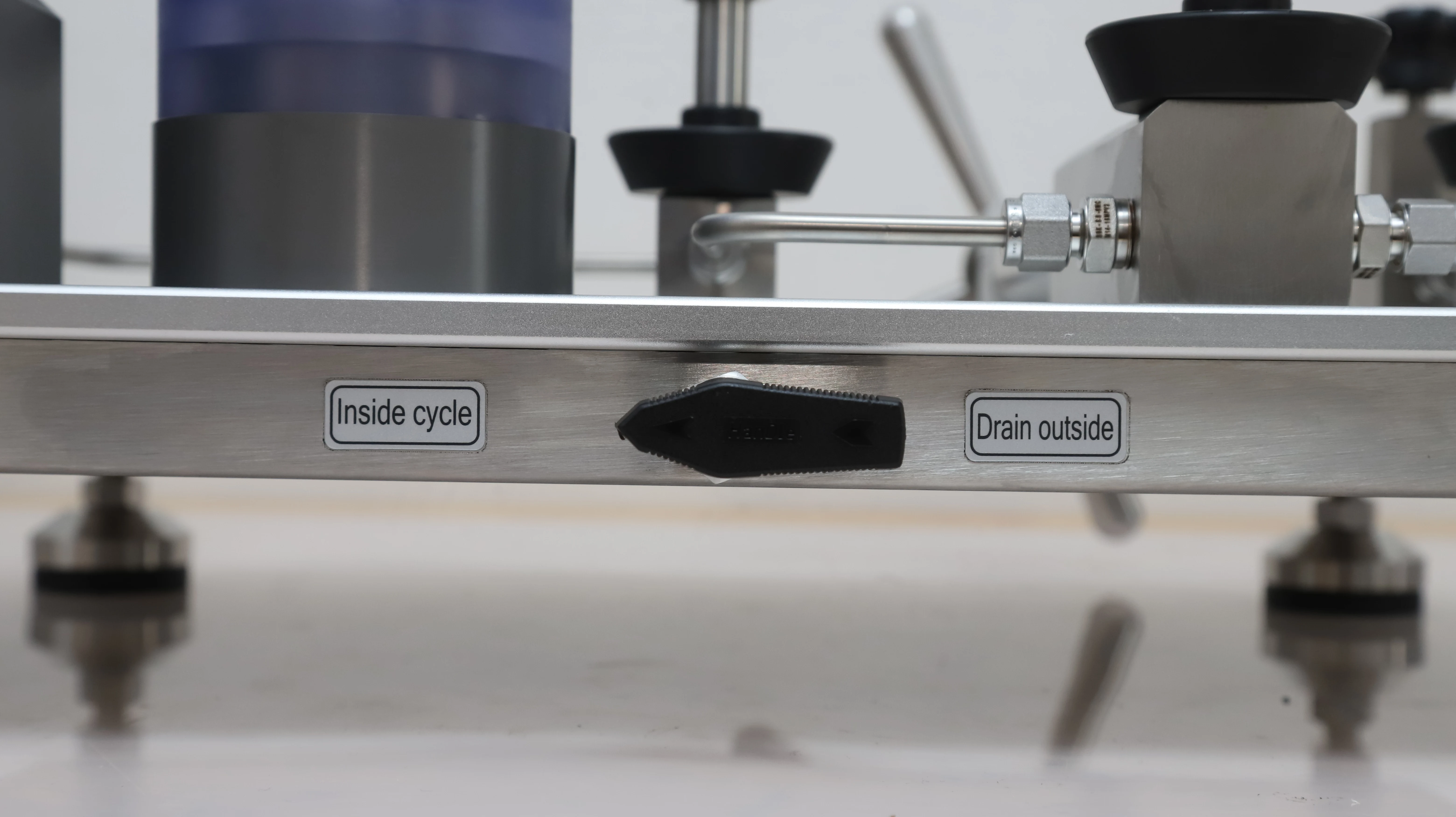 Hydraulic penumatic media pressure generator industrial pressure calibrator bench