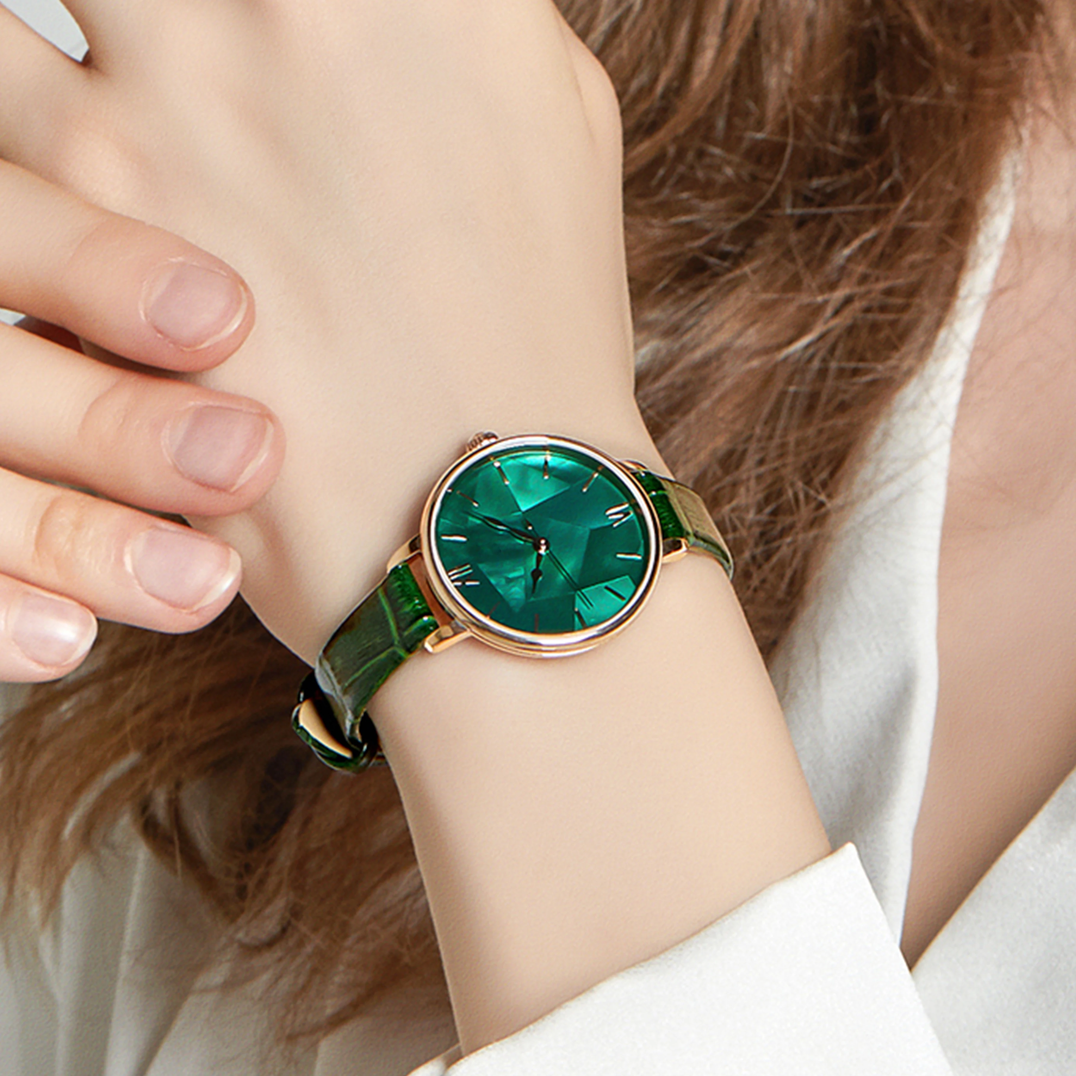 2021 New Design Ladies Pearl Watches Quartz Water Resistant Luxury Custom Logo Quartz Watch Woman