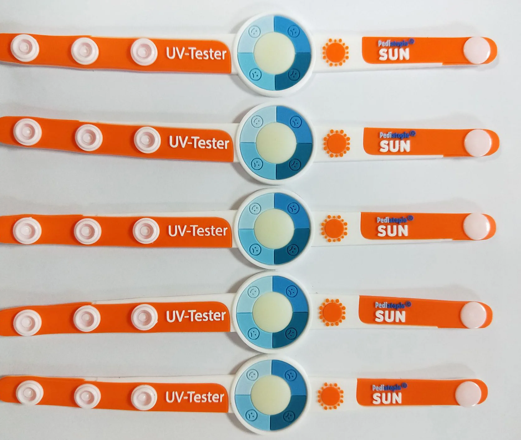 Wholesale Custom Outdoor UV Tester PVC Wrsitbands Ultraviolet Rays Sensor Indicator Detector Color Changing Silicone Bracelets