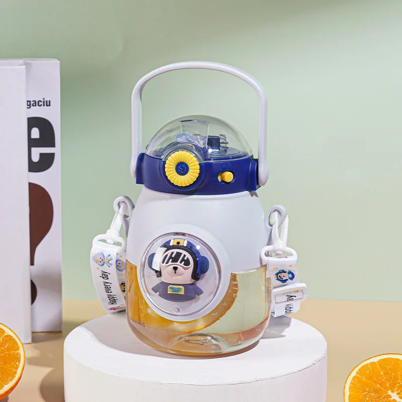 900ml Space Capsule Large-capacity Baby Cartoon Plastic Belly Water Bottle With Straw For Children