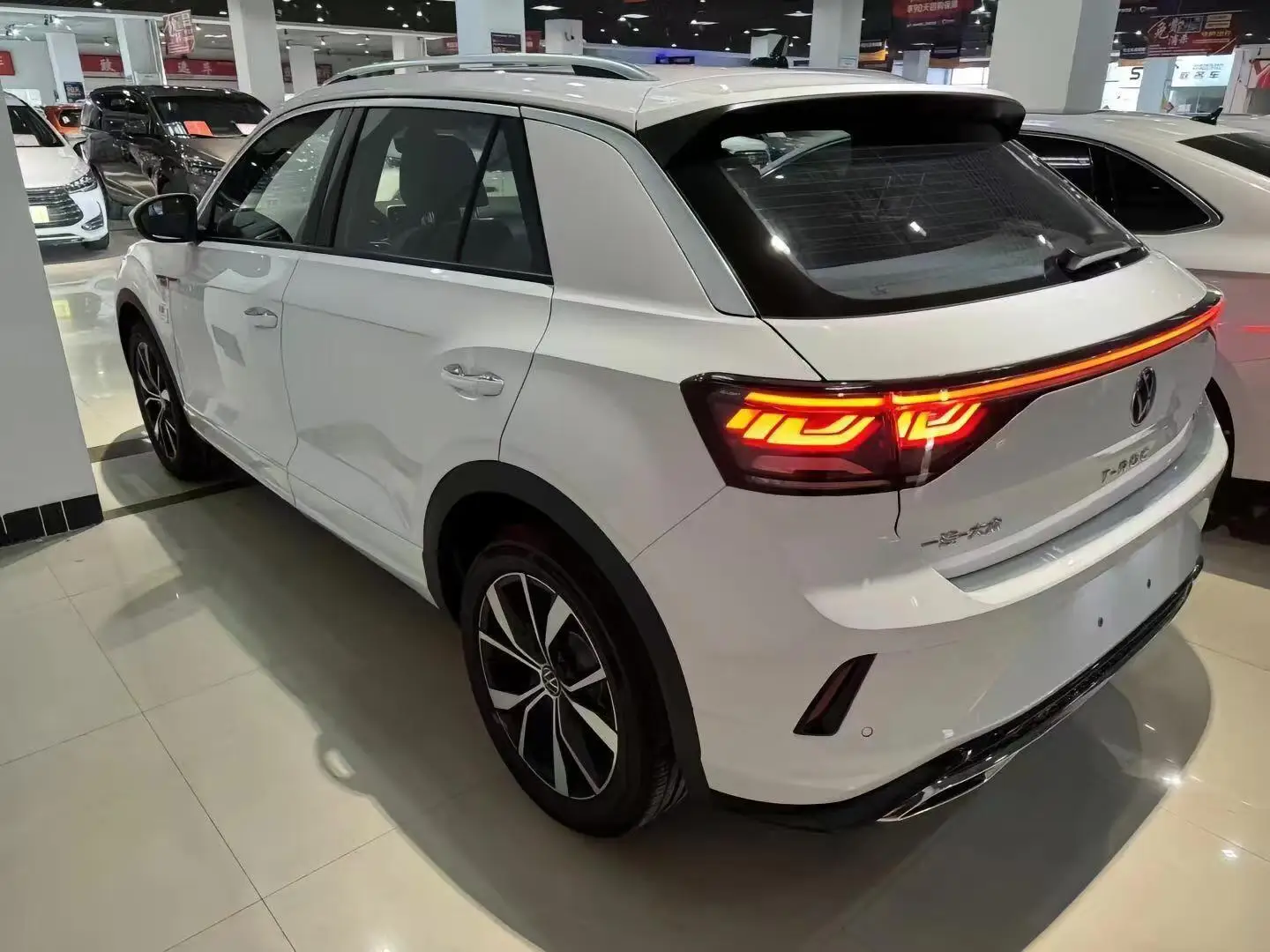 Подержанные автомобили VW T-Roc дешевые бензиновые Volkwagen китайские подержанные T ROC