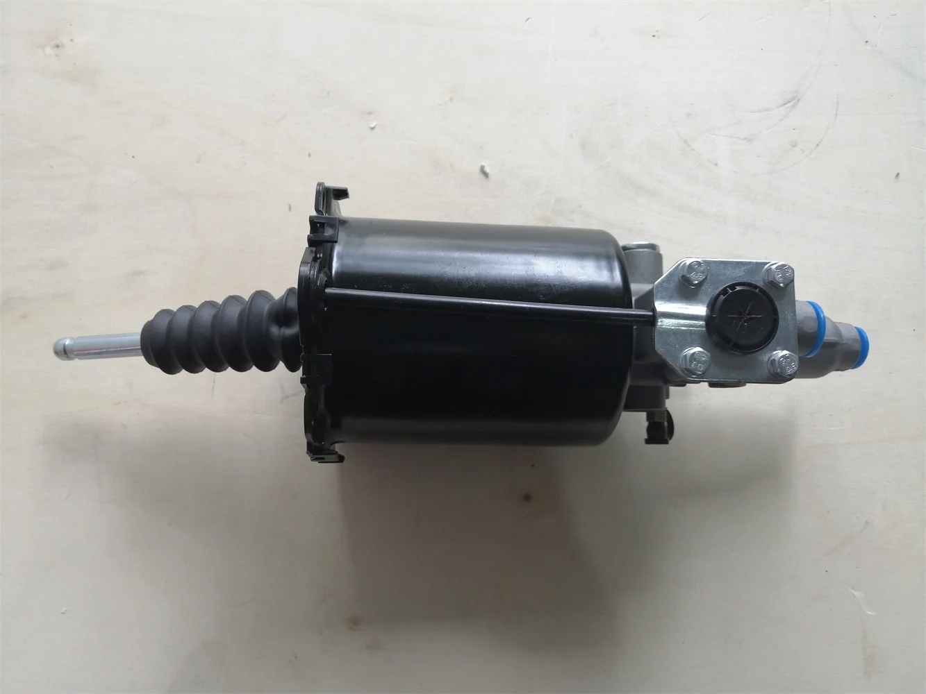 Top sale bus spare parts chassis accessories 9700514240 for chinese kinglong higer clutch booster