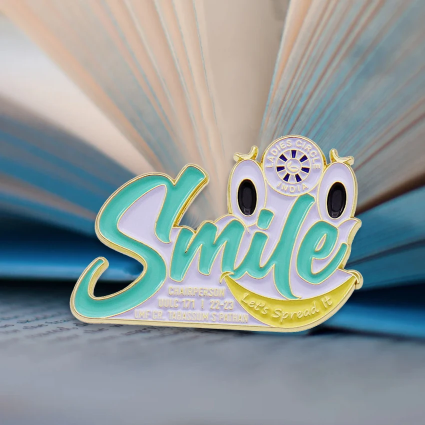 Manufacturer Design Letter Logo Enamel Pin Soft Enamel Souvenir Badge Die Casting Chroma Lapel Pin