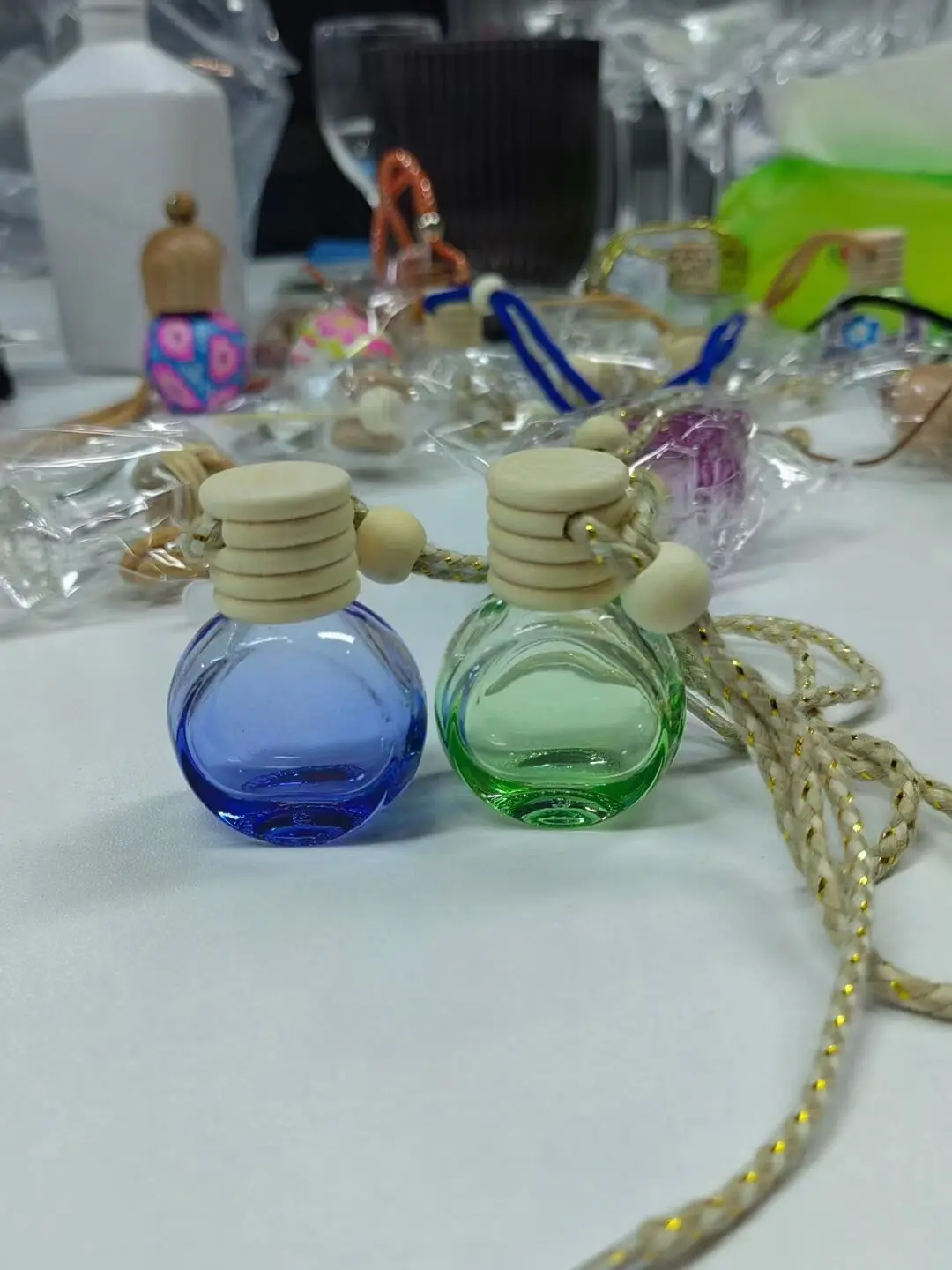Car Vent Decoration Air Fragrance Glass Aroma Bottle Air Freshener 5ml Car Diffuser Bottle with Wooden Lid Wholesale