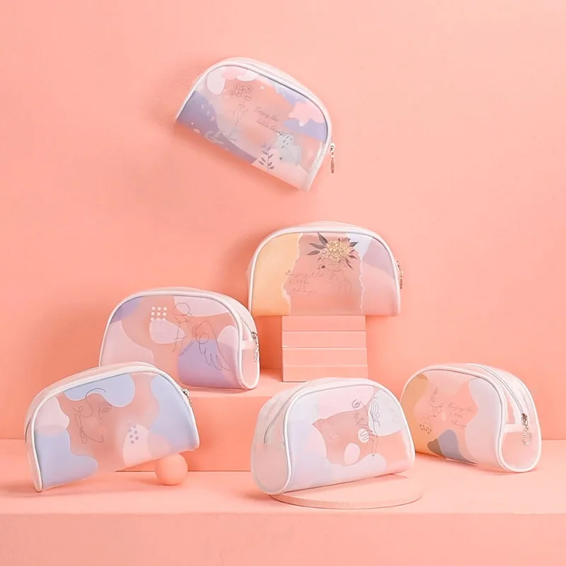 2023 New Cheap Clear Pvc Packaging Travel Shopping Cosmetic Bag Customized Logo Transparent Large Pvc Transparent Tote Gifts Bag