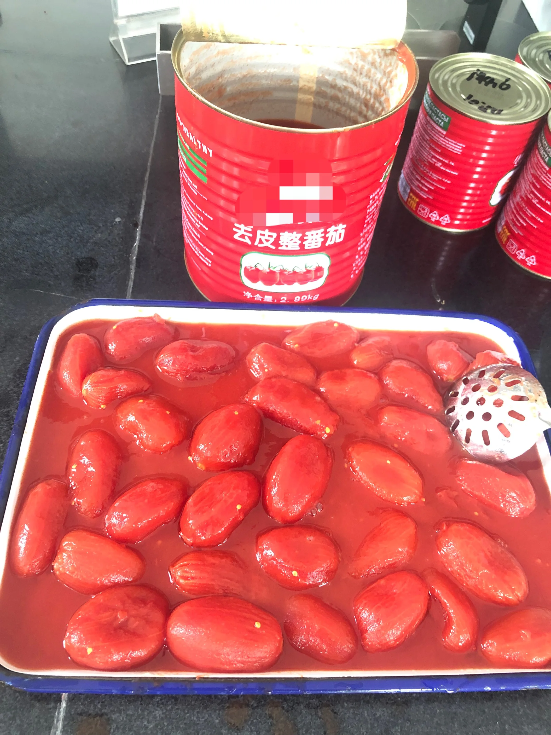 Китайский Высококачественный новый урожай консервированных томатов и целых очищенных томатов
