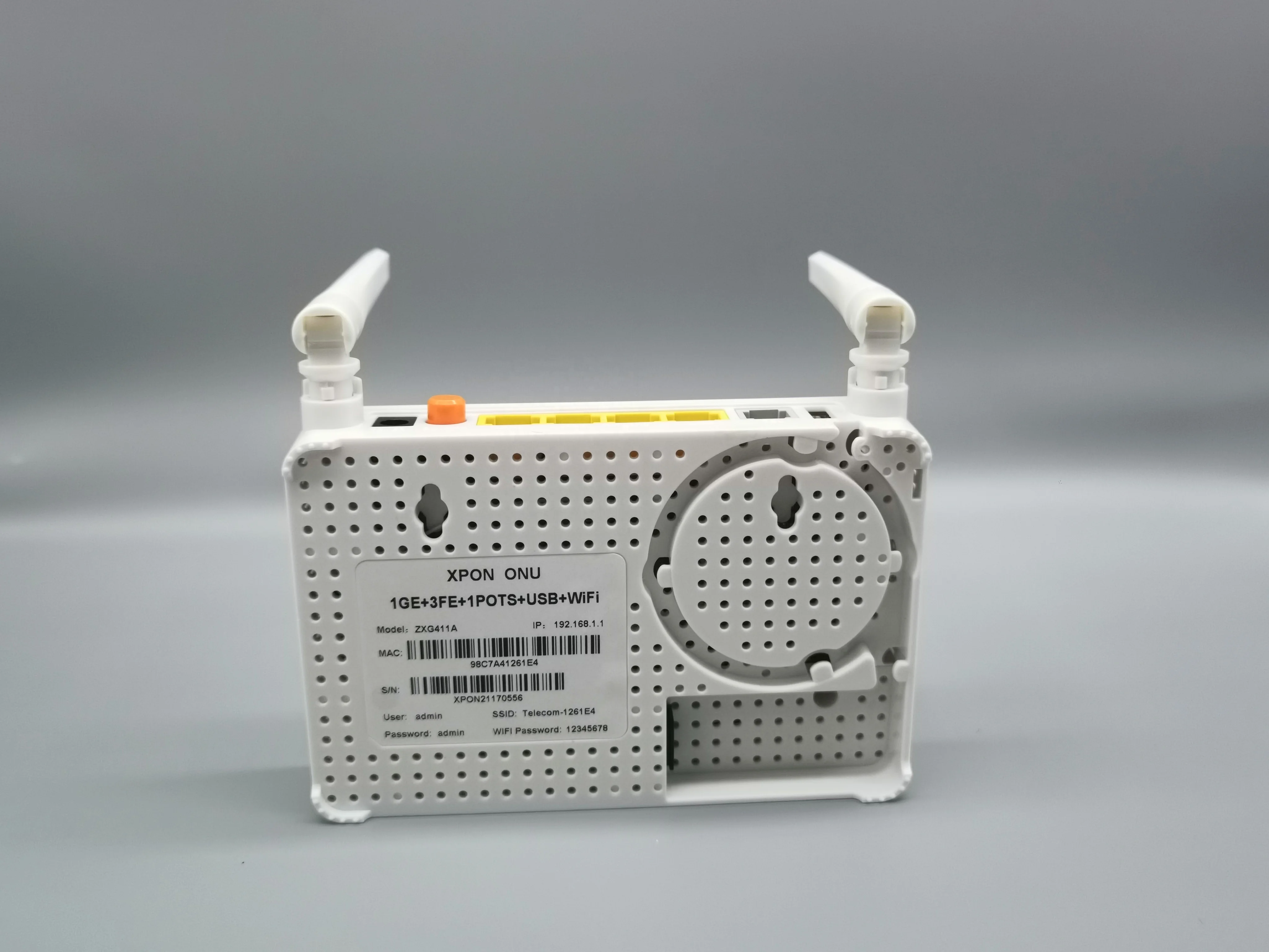 ZXG411A Xpon 1GE 3FE 2.4g Wi-Fi 1*VoIP Pot Gpon ONU Gpon router