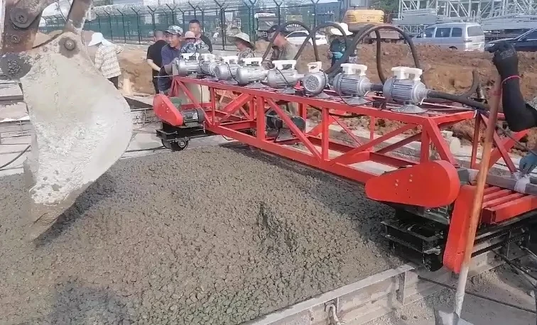 Factory supply construction paving machine Concrete roller paver road levelling screed machine for sale