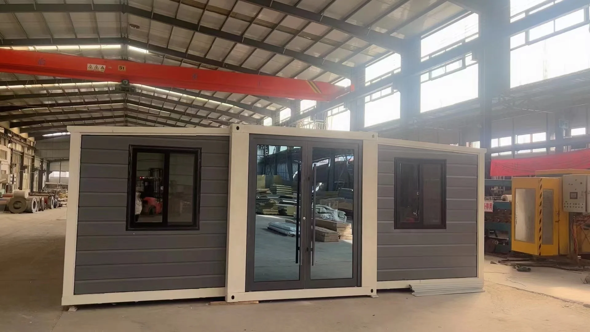 Modern Steel Structure Sandwich Panel Prefabricated House Steel Frame Carport for Living Room at an Price
