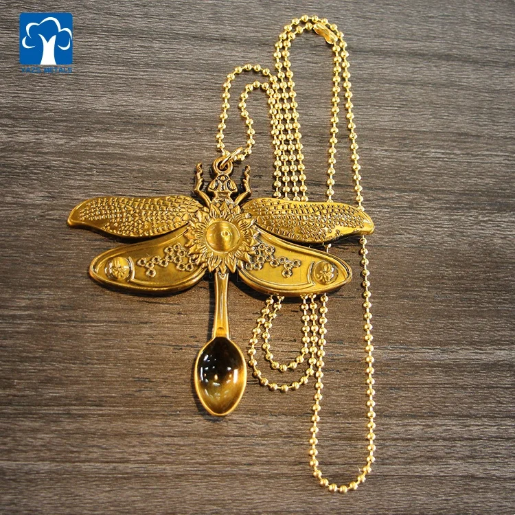customized quality antique gold fashion jewelry butterfly necklaces personalized delicate necklace with chain for wholesale