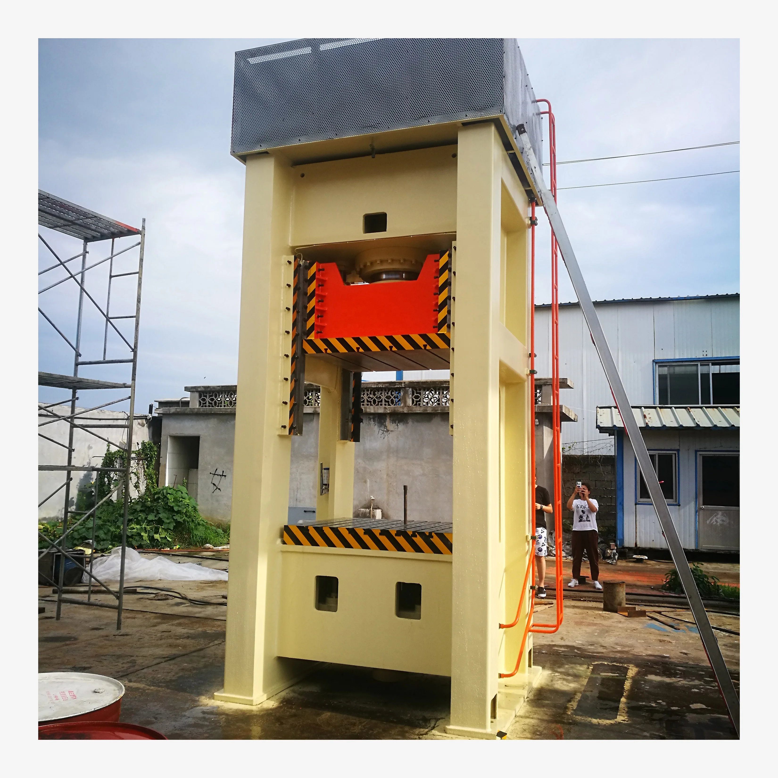 600 ton hydraulic press brake punching  frame machine