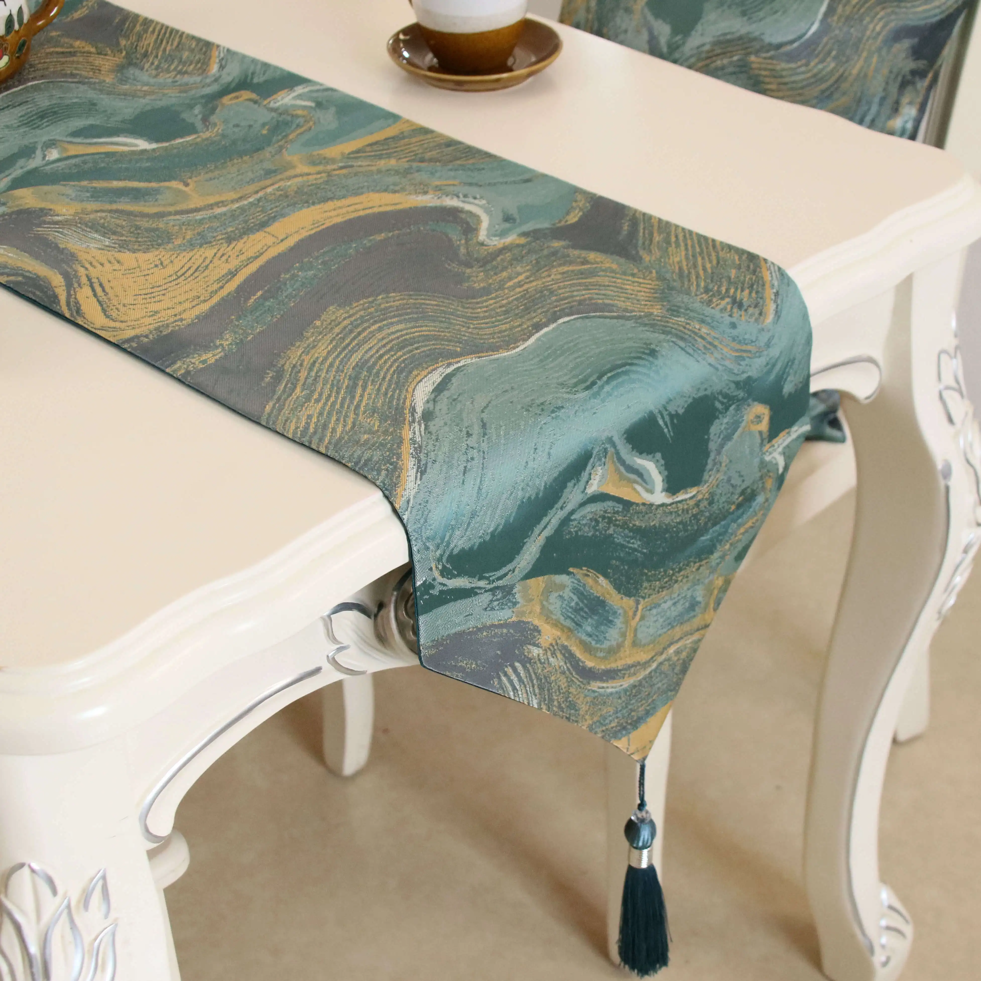 
Modern Polyester Jacquard Table Runner with Tassels For Hotel Table Decoration Wedding Party Banquet Decoration Accessories 
