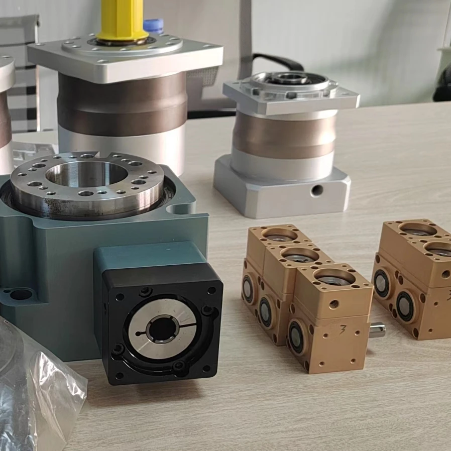 PLF60A Low Backlash Customized Gearbox  speed reducer planetary gearheads servomotor drive mating electric  stepper motor
