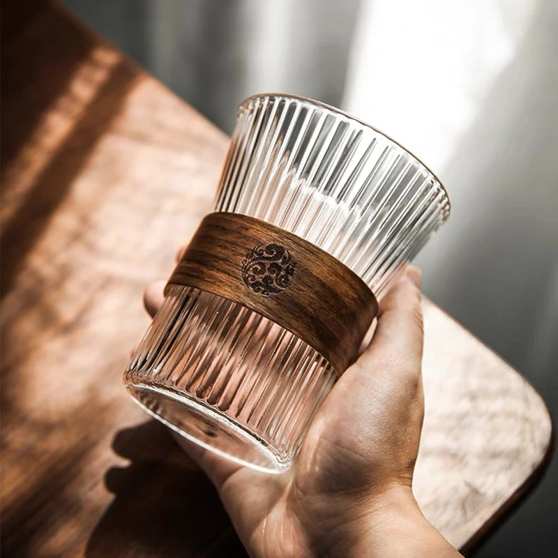 Оптовая продажа стеклянная чайная чашка стеклянные чашки в рубчик для молока и кофе с деревянным тепловым щитком