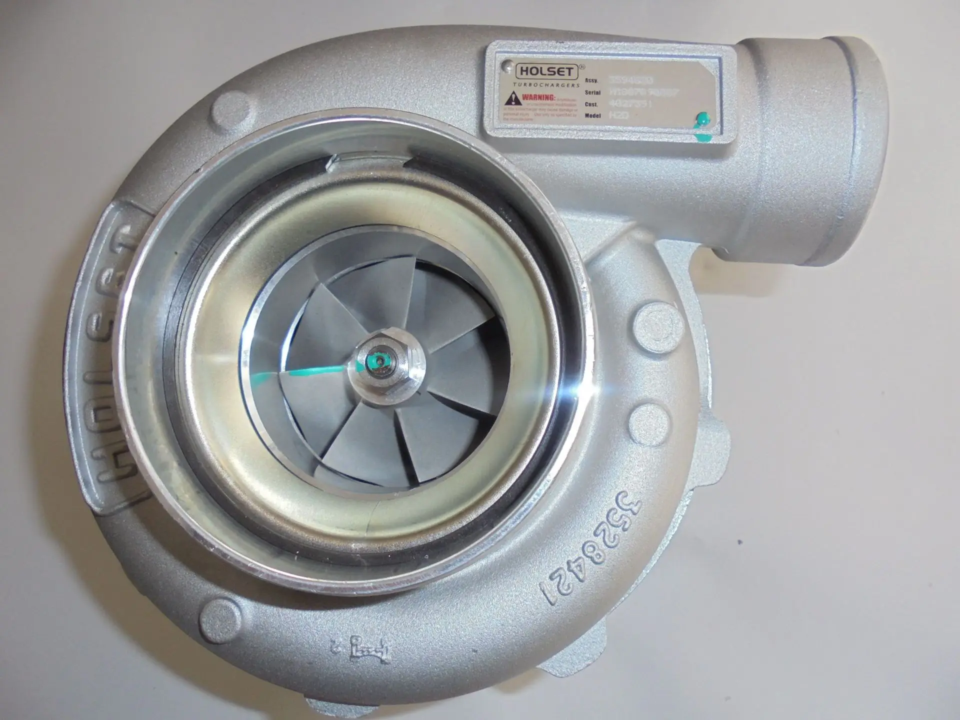 
Chinese manufacturer high-performance H2D series water-cooled supercharger assembly 3594620 is suitable for Cummins engine 