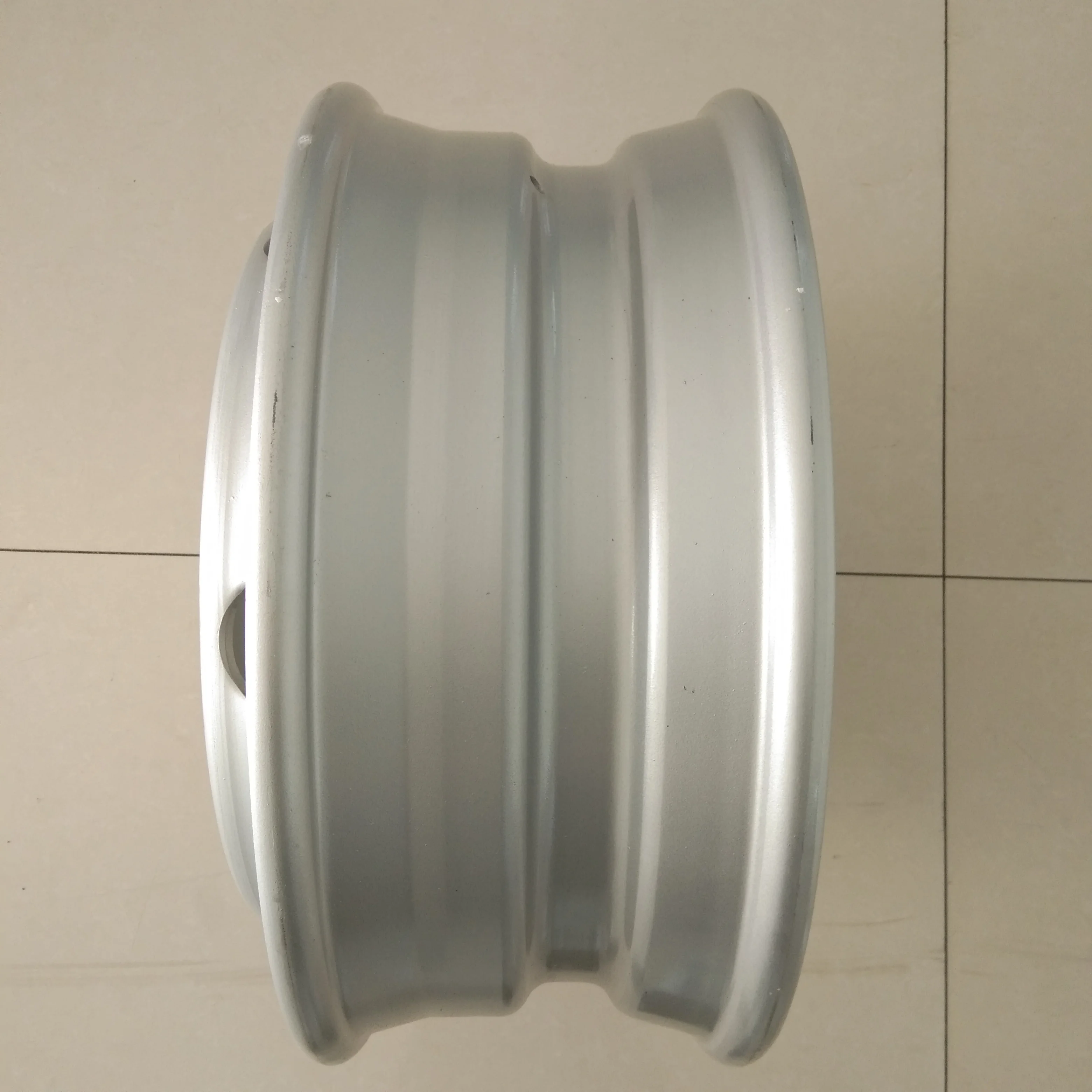 Wholesale of Chinese manufacturers solid tire white 19.5*8.25 Truck Rim Wheels