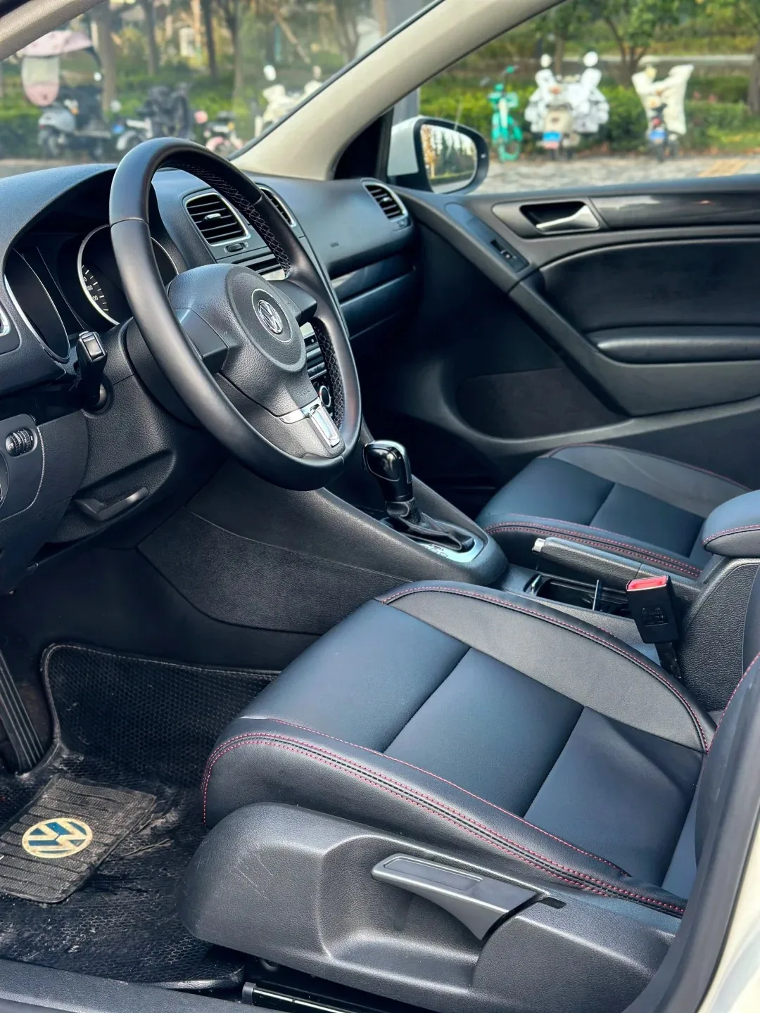 2012 Volkswagen VW Golf 2.0TSI GTI AT (GTI) Бензиновый 2 0 T 200Ps L4 Новый Подержанный автомобиль компактный седан 6-го поколения в 2010