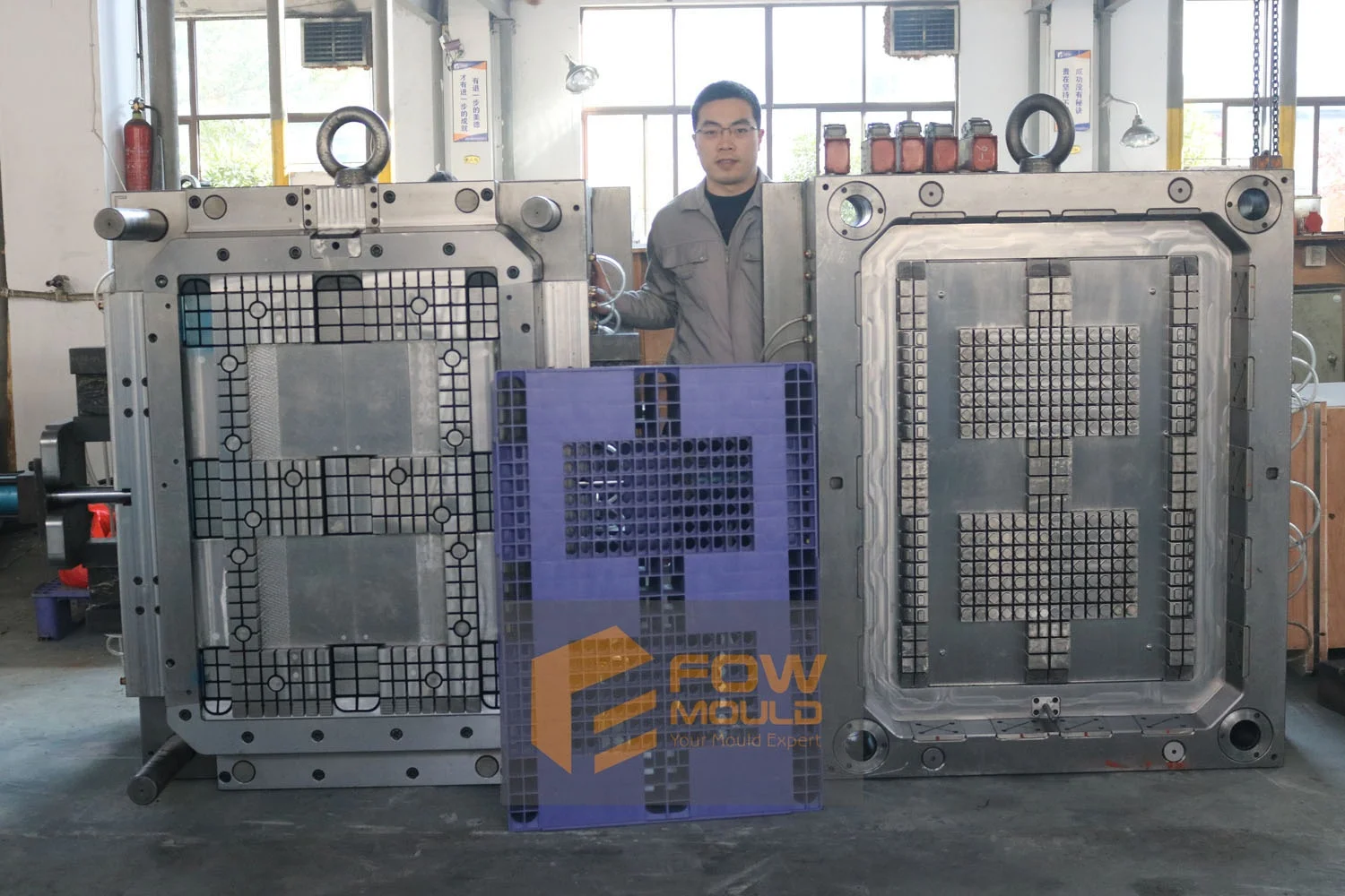 
HOT DESIGN PALLET PLASTIC INJECTION MOLDING TOOL FROM CHINA MANUFACTURE 