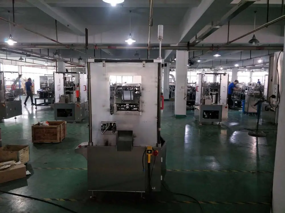
LZH-120P Vertical Automatic Vertical Round Bottle Carton Box Packing Machine 