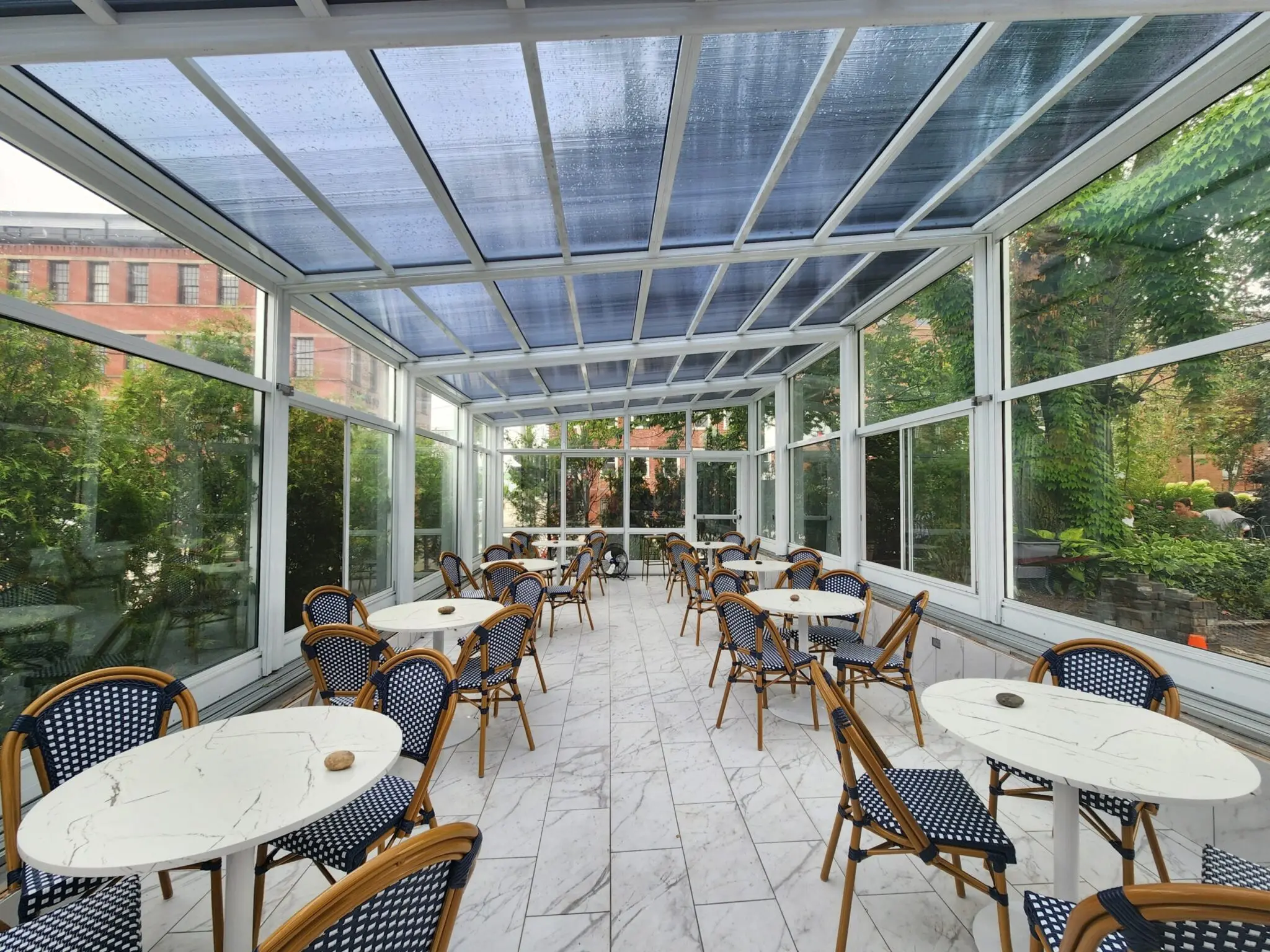 Modern Design Intelligent Mobile  Glass Sunroom Waterproof Flat Roof PVC Mobile Room for Villa and Hotel Aluminum Frame