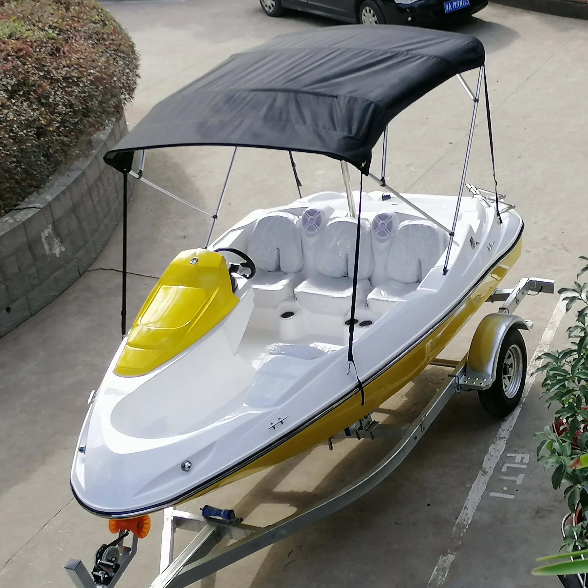 Small fashion  speed boat for water ski wakeboard
