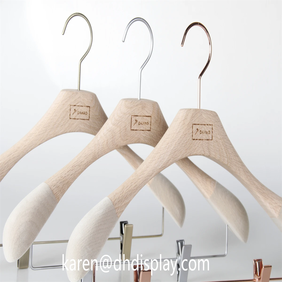 High Quality Wooden Clothes Hangers With Pants Metal Clip
