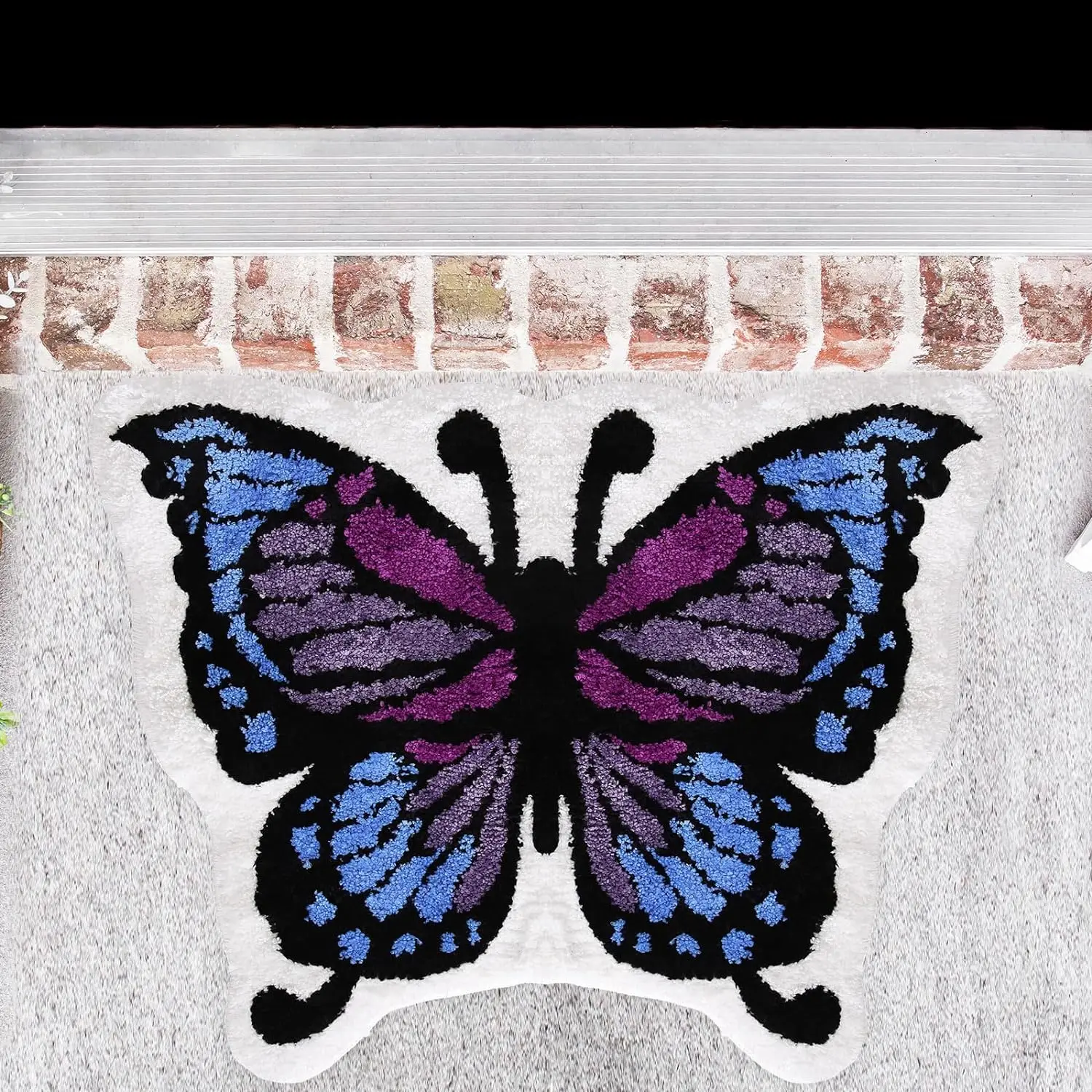 OEM Unique Design Butterfly Shaped Bedroom Door Floor Mat Non Slip Machine Washable Absorbent Tufted Bath Mat
