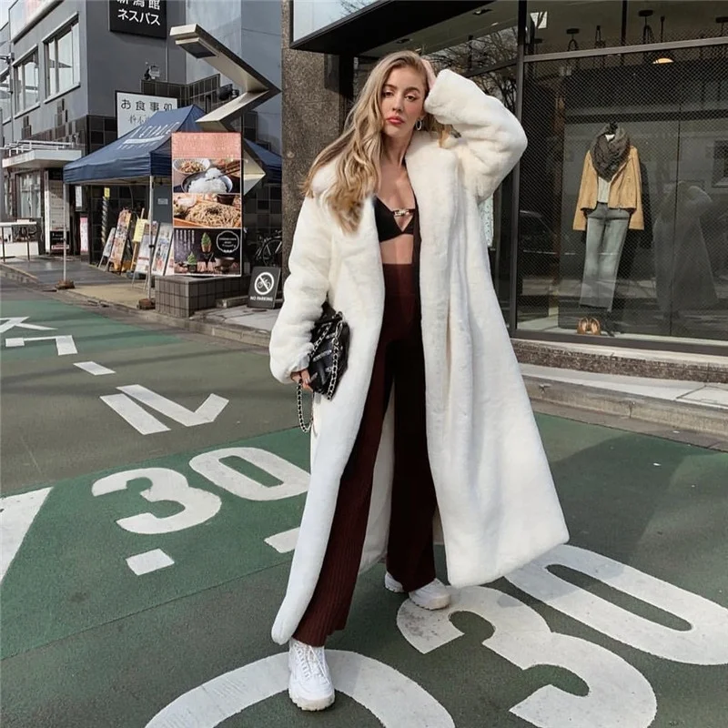
High Quality Warm Winter Women Faux Sheep Fur Wool Long White Faux Fur Coat 