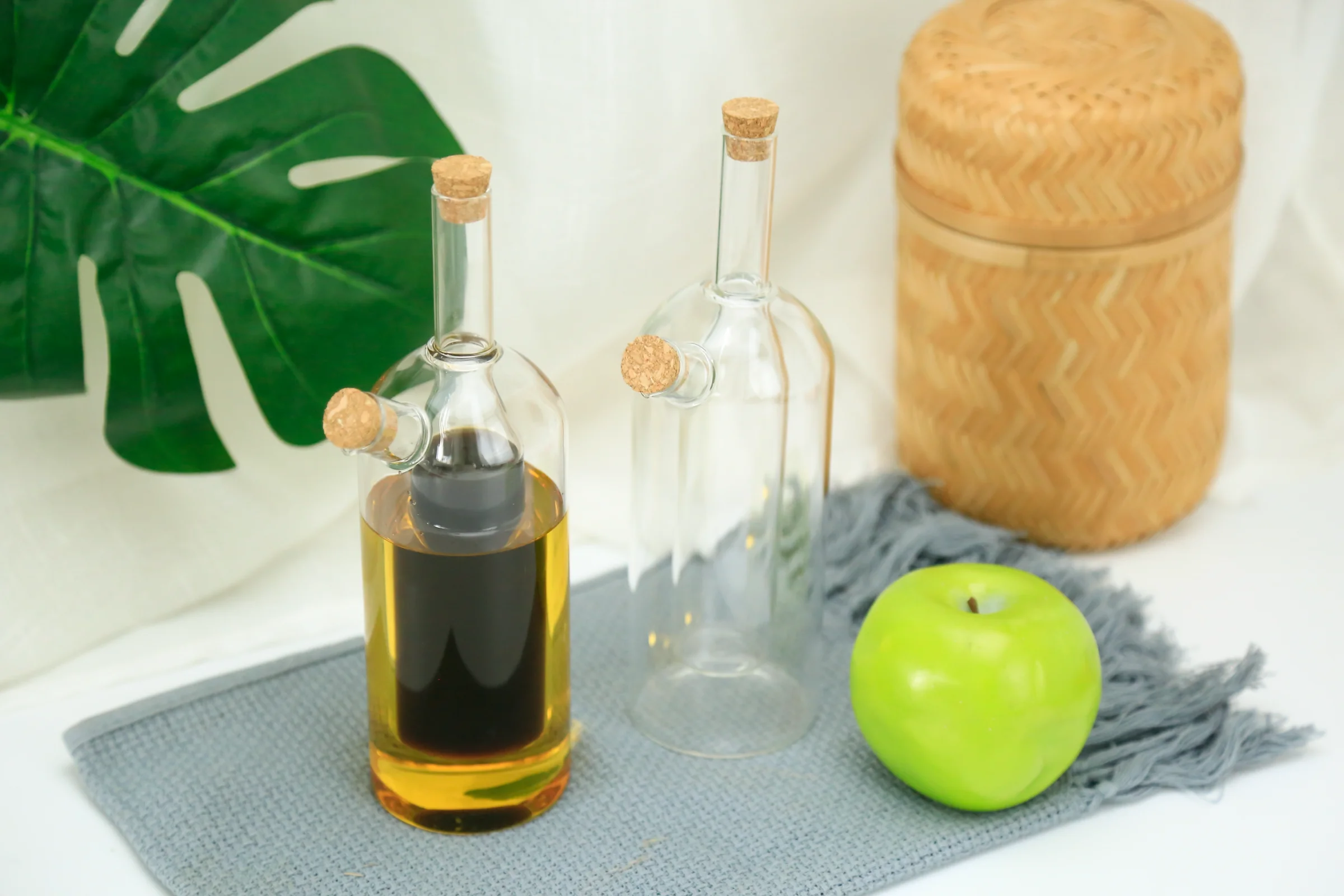 Latest best-selling products Oil vinegar bottle high borosilicate glass 2 in 1 bottle  Oil vinegar bottle