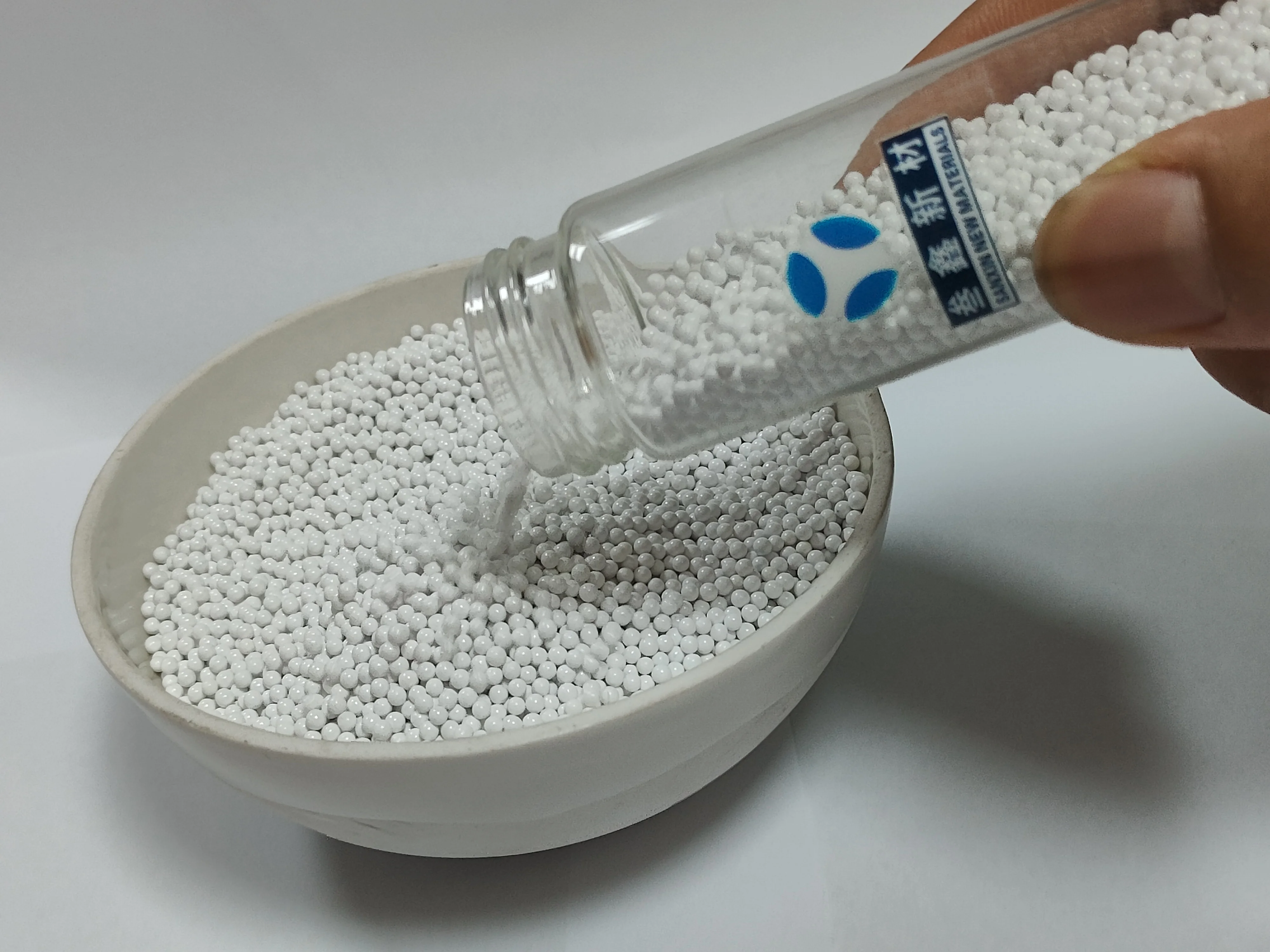 Factory supply purity 99.9%Al2O3 high purity alumina ceramic balls